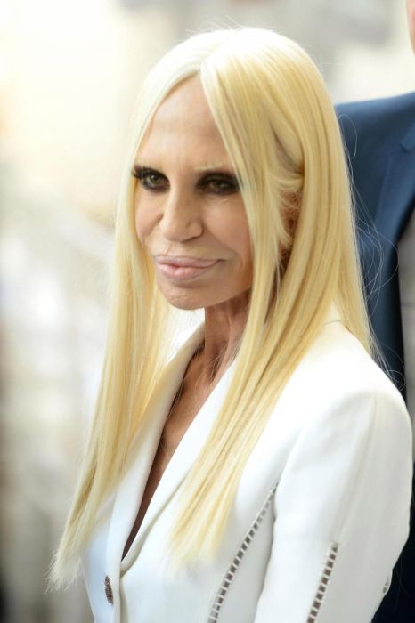 The Evolution Of Donatella Versace (23 pics)