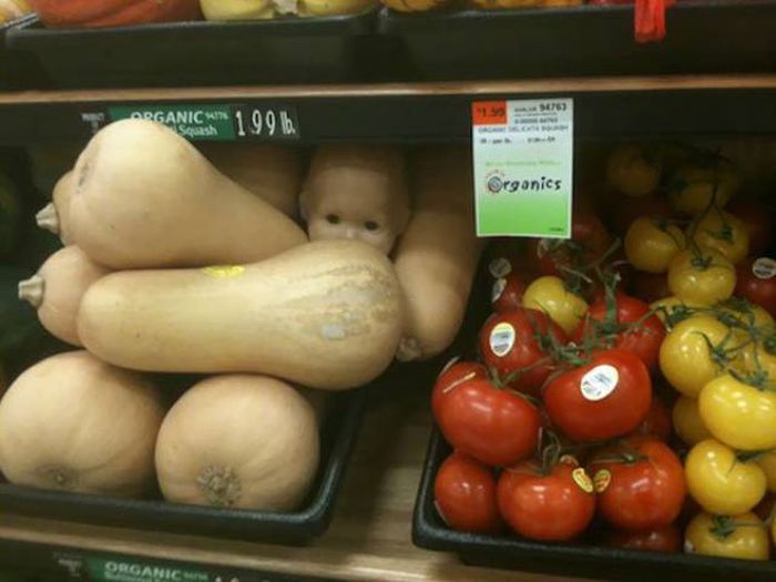 There Is Something Wrong In These Photos (23 pics)