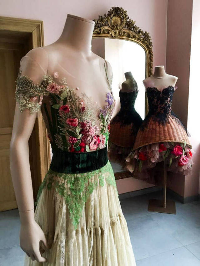 Amazing Dresses (16 pics)