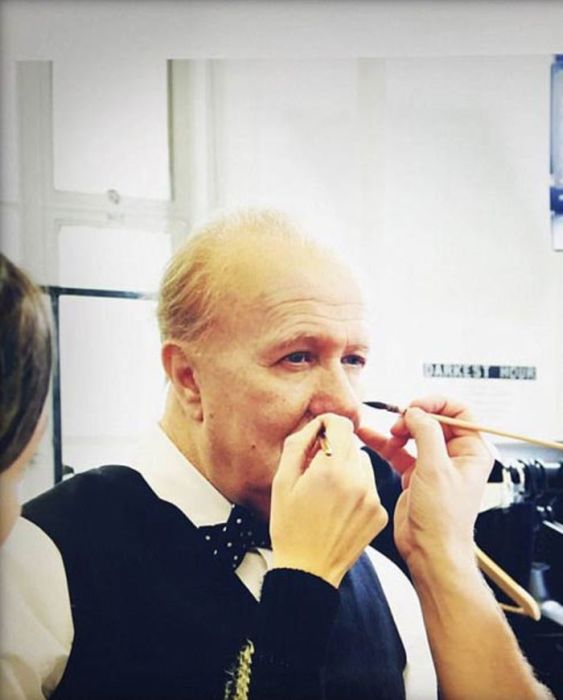 Gary Oldman In The "Darkest Hour" (12 pics)