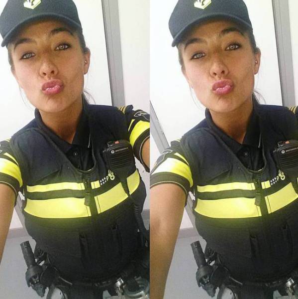 This Girl Is A Very Pretty Cop (25 pics)