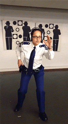 This Girl Is A Very Pretty Cop (25 pics)