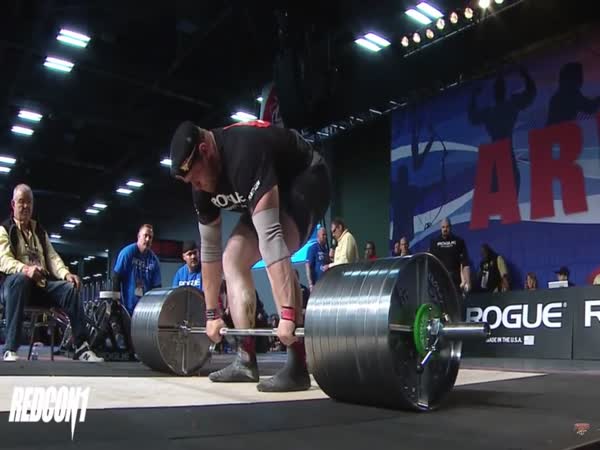 Mikhail Shivlyakov - 426kg/939lbs Deadlift at 2018 Arnold Strongman Classic