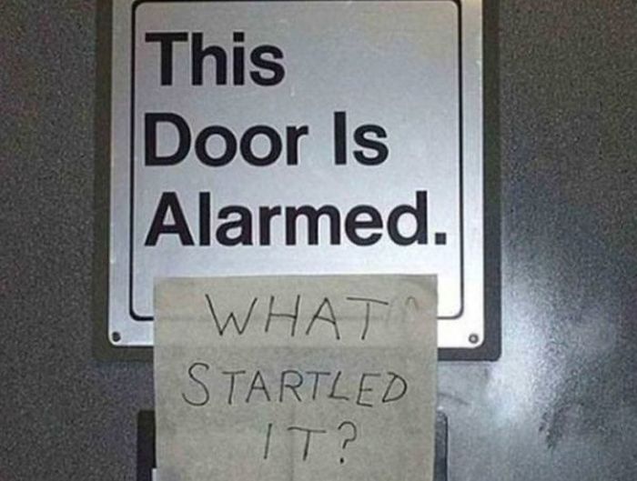 Messing With Signs (22 pics)