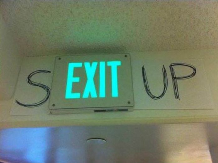 Messing With Signs (22 pics)