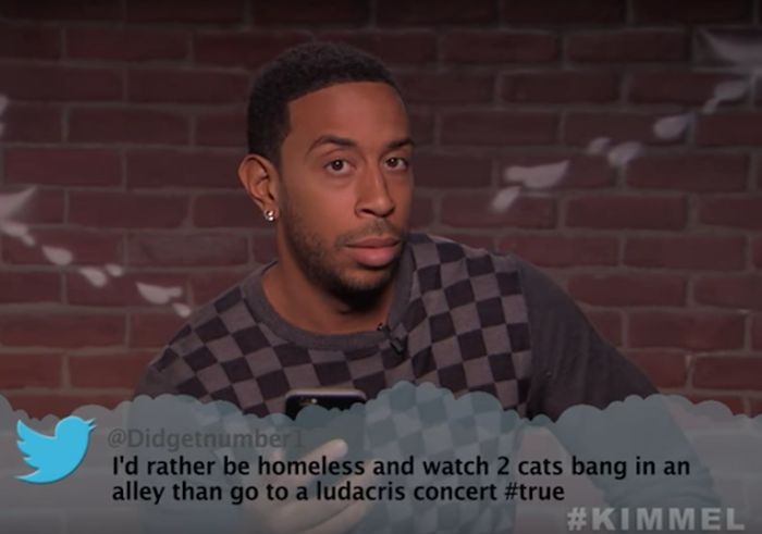 Tweets Being Read By Musicians (24 pics)