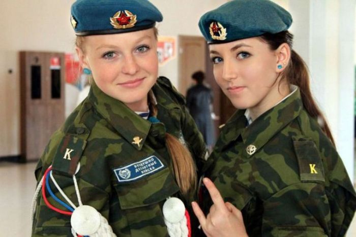 Russian Military Girls (34 pics)