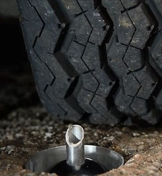 CatClaw Gives Cars Flat Tyres By Puncturing Them With A Sharp Steel Spike (5 pics)