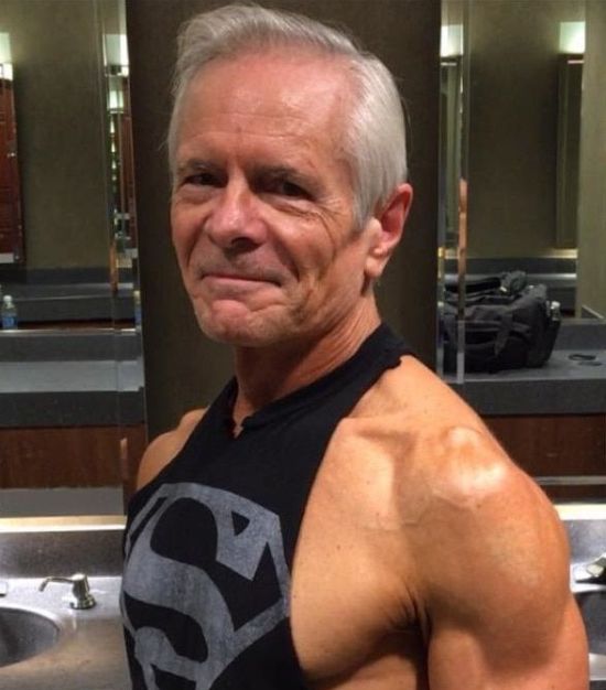 68-Year-Old Man With A Six-Pack (6 pics)