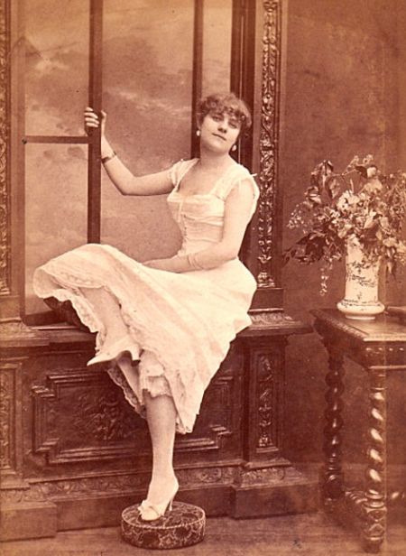 Prostitutes Of Paris In The 19th Century (17 pics)