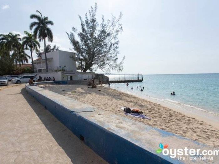 Hotels: Ad Photos Vs Reality (28 pics) Hotels: Ad Photos Vs Reality (28 pics)
