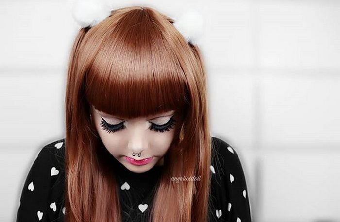 A Girl That Looks Like A Doll (12 pics)