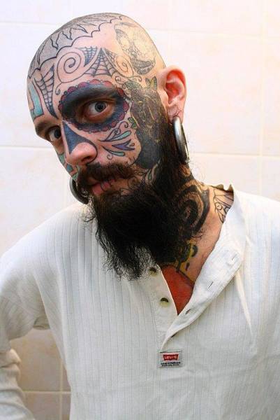 Body Mods And Tattoos (35 pics)