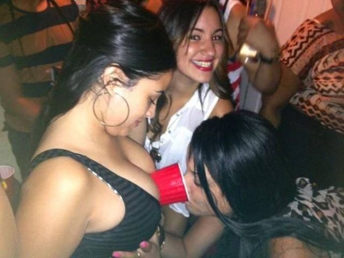 Party Girls Have Fun (39 pics)