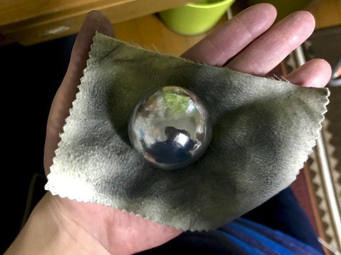 Japanese Are Polishing Foil Balls To Perfection, And The Result Is Too Satisfying (7 pics)