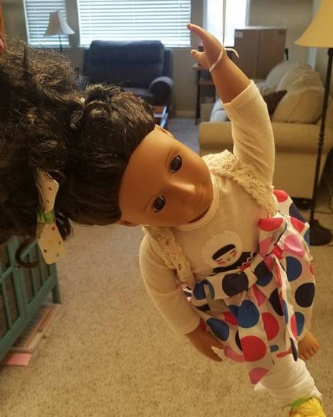 Kids Doing Strange Things (34 pics)