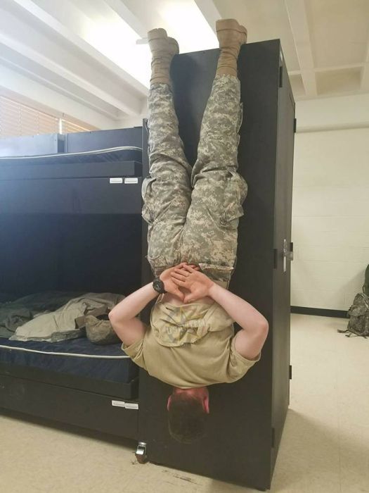 WTF U.S Army Photos (27 pics)