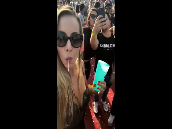 Vapid Selfie Taking Nimrods Accidentally Film Getting Their Drink Roofied