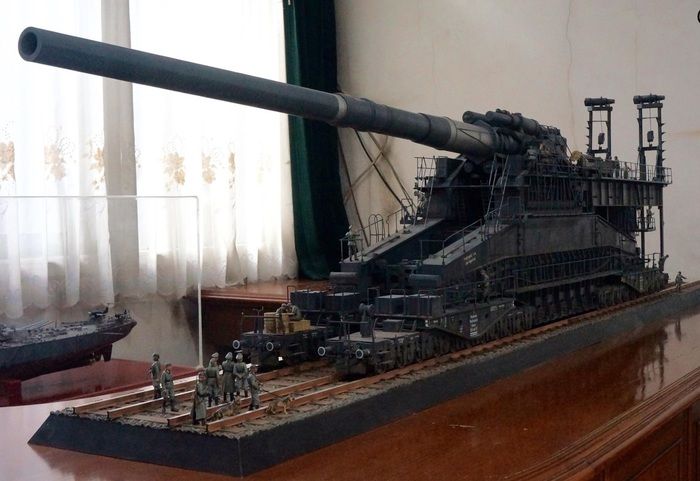 Supergun Dora (7 pics)