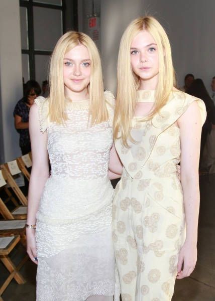 Famous Actors With Their Less Famous Siblings (40 pics)