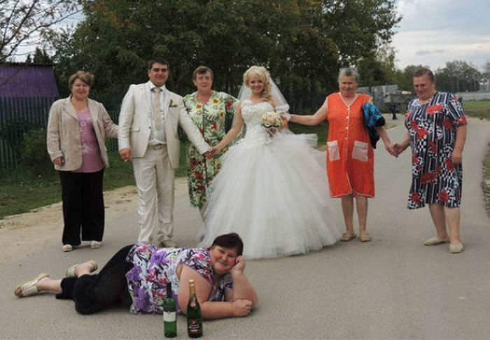 Weird Russian Wedding Photos (49 pics)