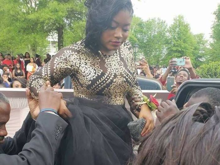 How To Come To Your Prom (4 pics)