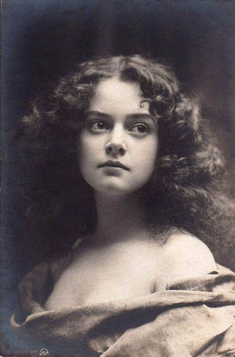 Models From a Hundred Years Ago (10 pics)