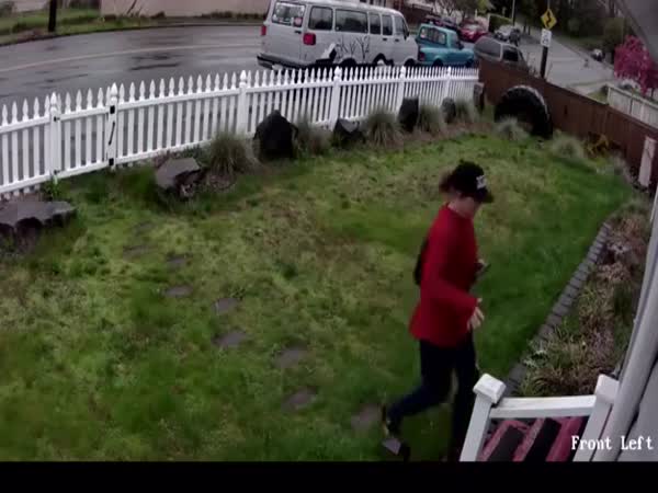 Porch Thief Gets Caught Red Handed