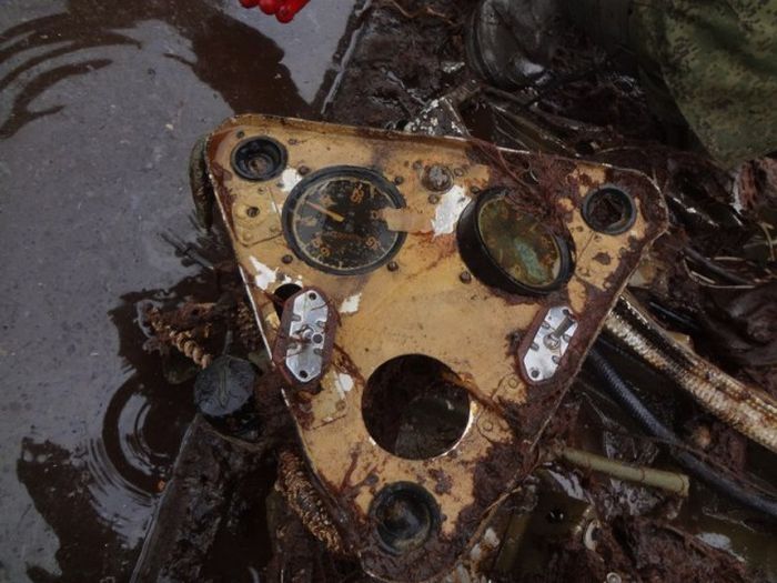This World War II Plane Spent 76 Years in Swamps (49 pics)