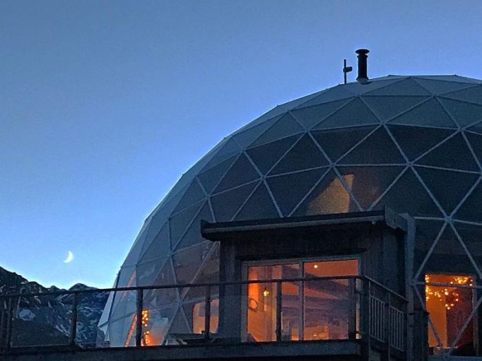 Eco-house With A Glass Dome (23 pics)