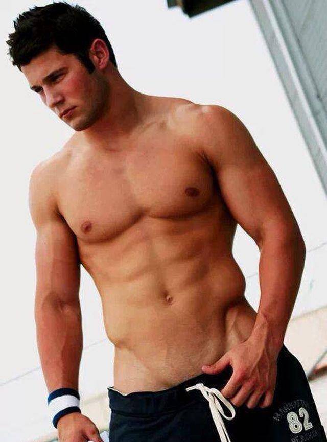 Hot Guys (40 pics)