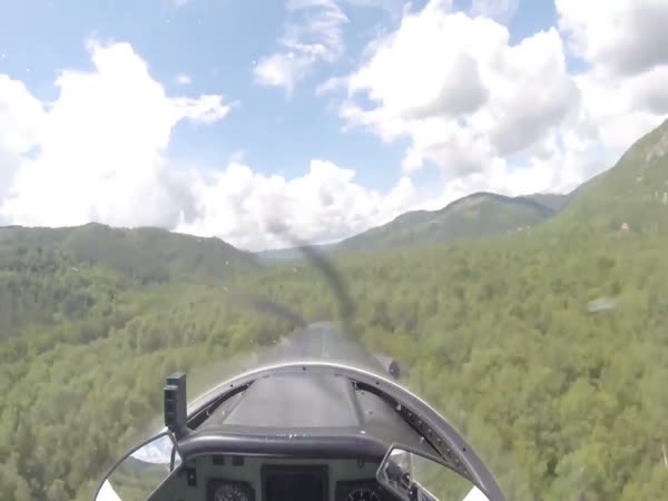 Insane Low Flying - One Of The Most Dangerous Flights I've Ever Seen