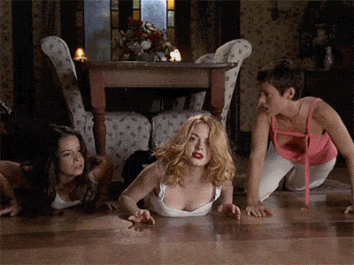 Hot Girls From TV Shows (17 gifs)