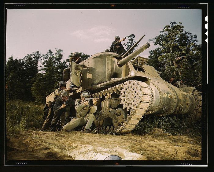 Colorized Photos Of World War II (23 pics)