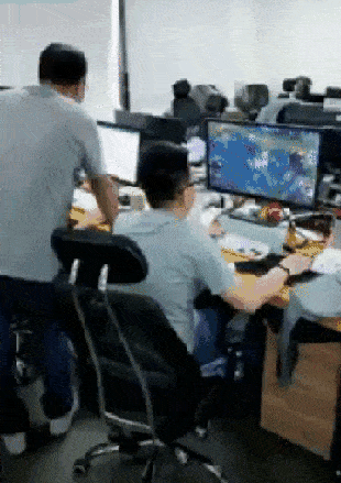 Acid Gifdump, May 09, 2018 (25 gifs)