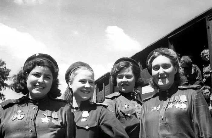 Soviet Girls in WWII (38 pics)