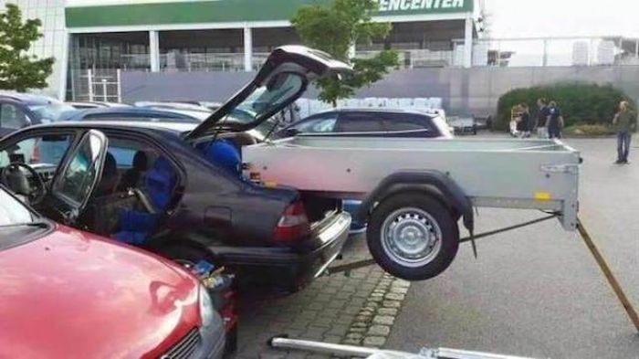 They Really Tried To Fit It In (27 pics)