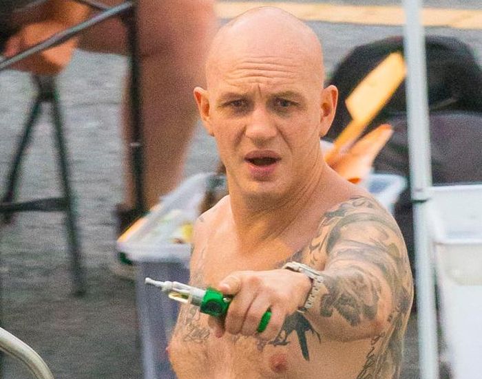Shaven-headed Tom Hardy On Set Of New Movie Where He Plays Al Capone (5 pics)