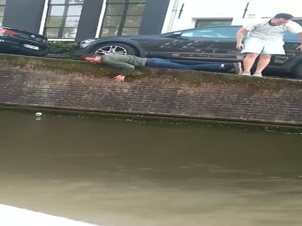 Drunk Tourist Falls Into River