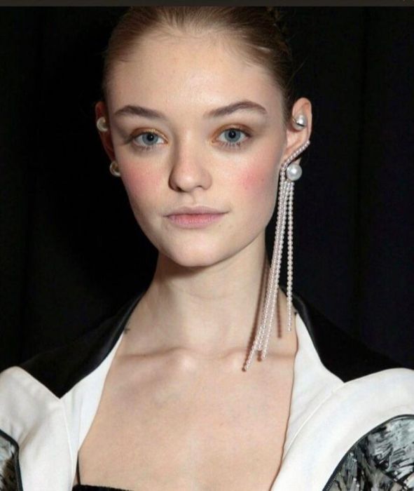 She Knows How to Look Different (22 pics)