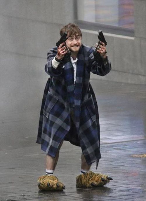 Daniel Radcliffe On The Set Of "Guns Akimbo" Movie (4 pics)