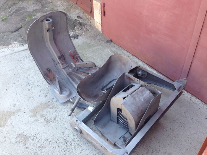 Reconstruction Of A Strange Vehicle (21 pics)