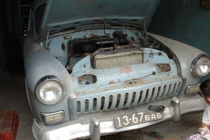 Restoring An Old Soviet Car (16 pics)