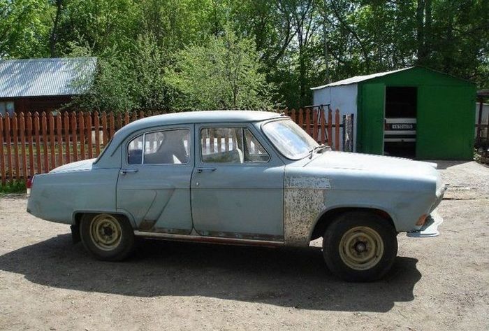 Restoring An Old Soviet Car (16 pics)
