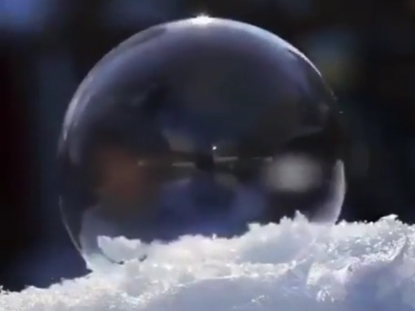 Watching A Bubble Freeze Is So Satisfying