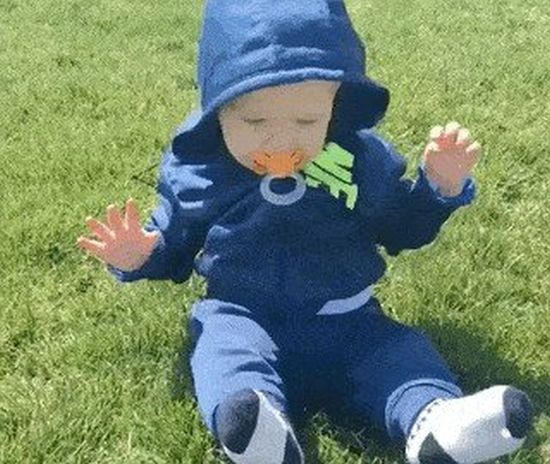 Babies And Grass Is A Funny Combination (10 gifs)
