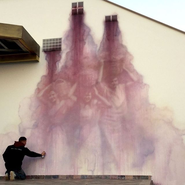 Mysterious Smoke-Like Wall Murals y Eron (8 pics)