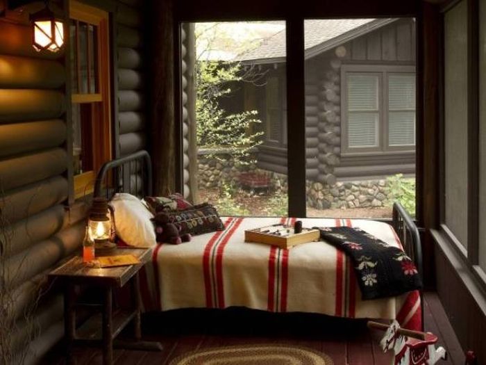 Very Cozy Places To Live (26 pics)