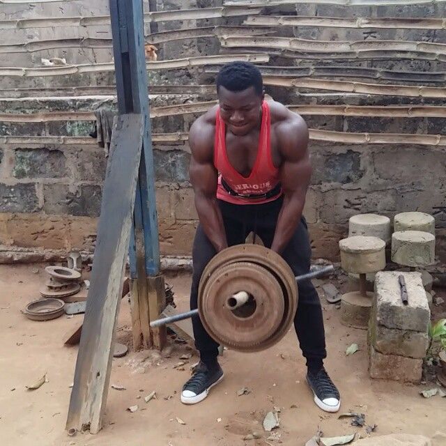 Homemade Gym In Africa (16 pics)