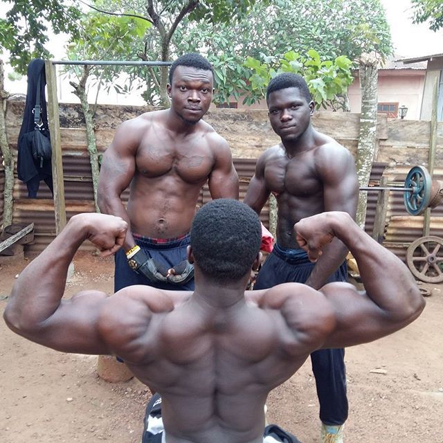 Homemade Gym In Africa (16 pics)